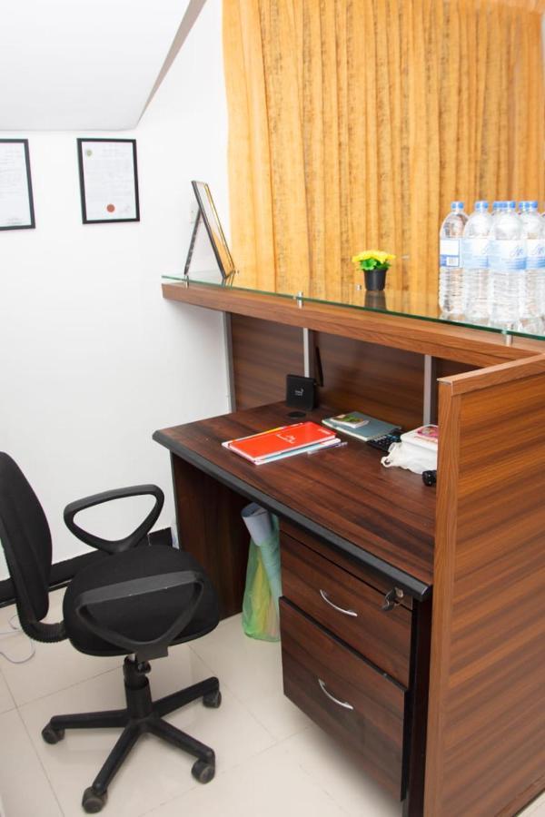 Sanmi Airport Resort Katunayaka Bagian luar foto