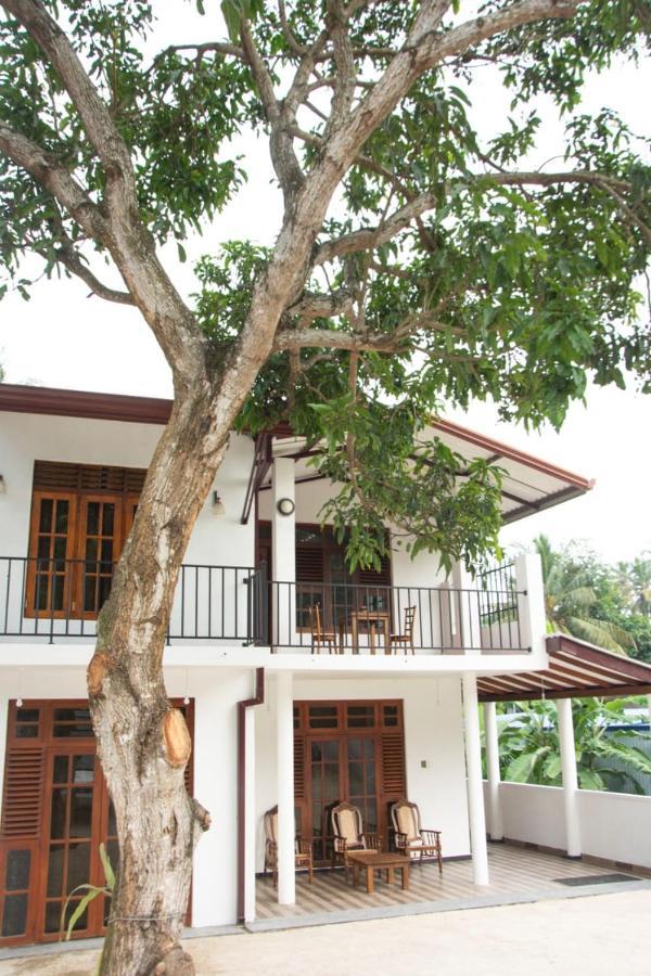Sanmi Airport Resort Katunayaka Bagian luar foto