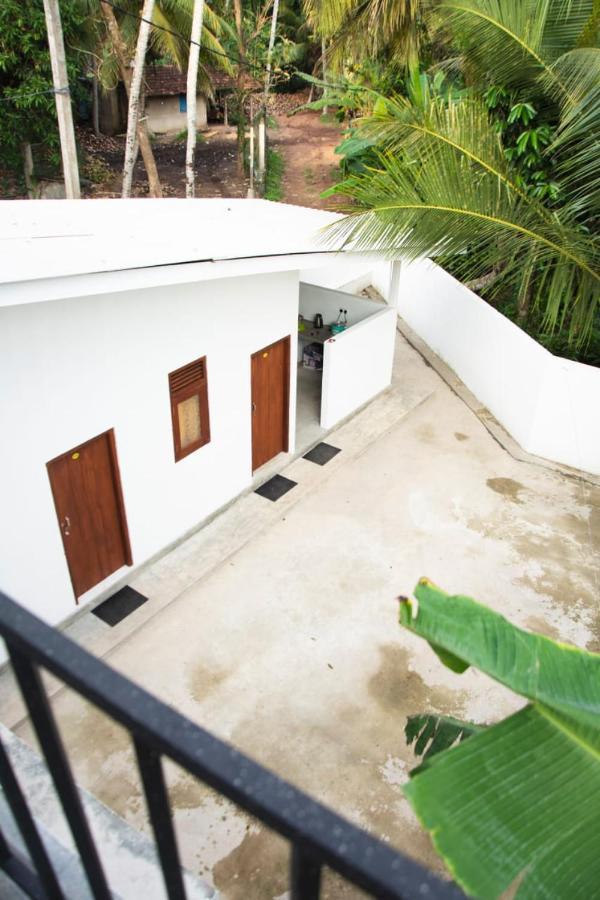 Sanmi Airport Resort Katunayaka Bagian luar foto