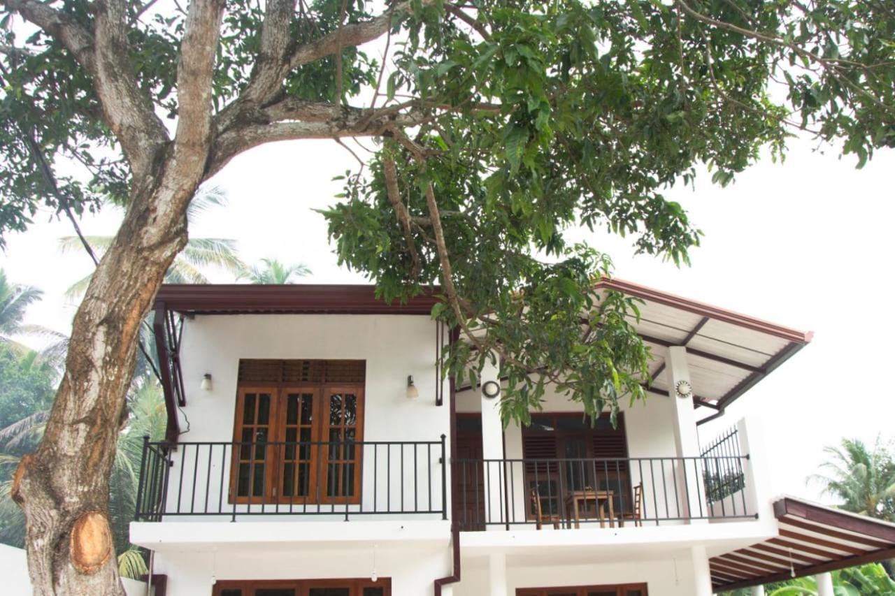 Sanmi Airport Resort Katunayaka Bagian luar foto