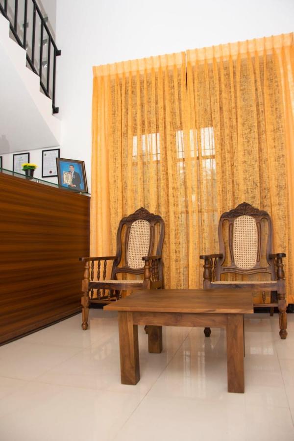 Sanmi Airport Resort Katunayaka Bagian luar foto