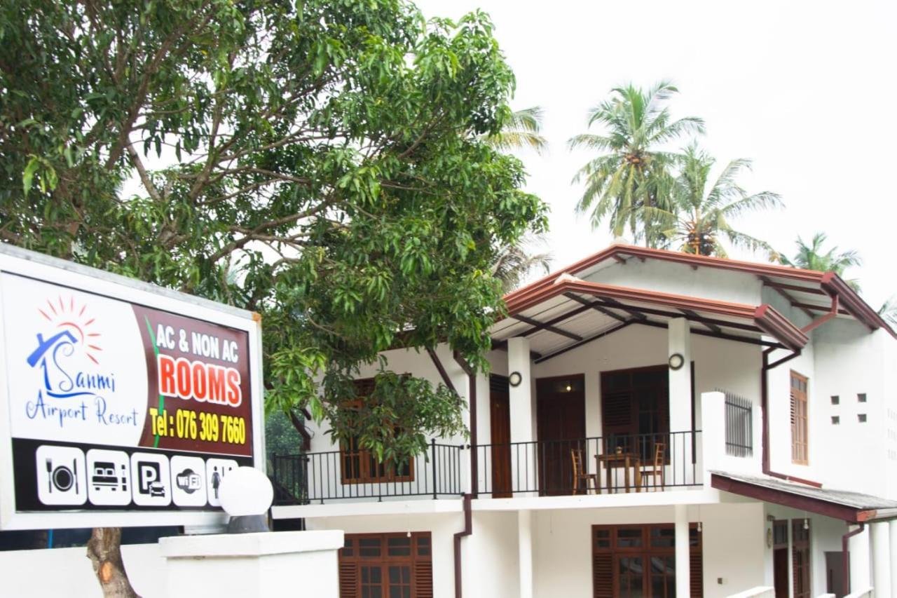 Sanmi Airport Resort Katunayaka Bagian luar foto
