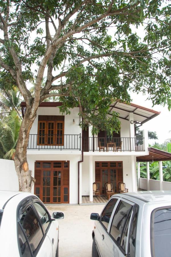 Sanmi Airport Resort Katunayaka Bagian luar foto